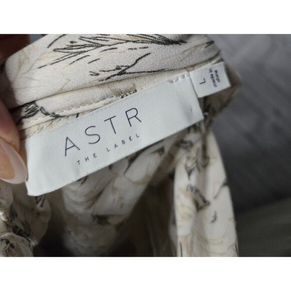 Astr The Label white sketch floral boho long sleeve crop top blouse Large. - Picture 10 of 12